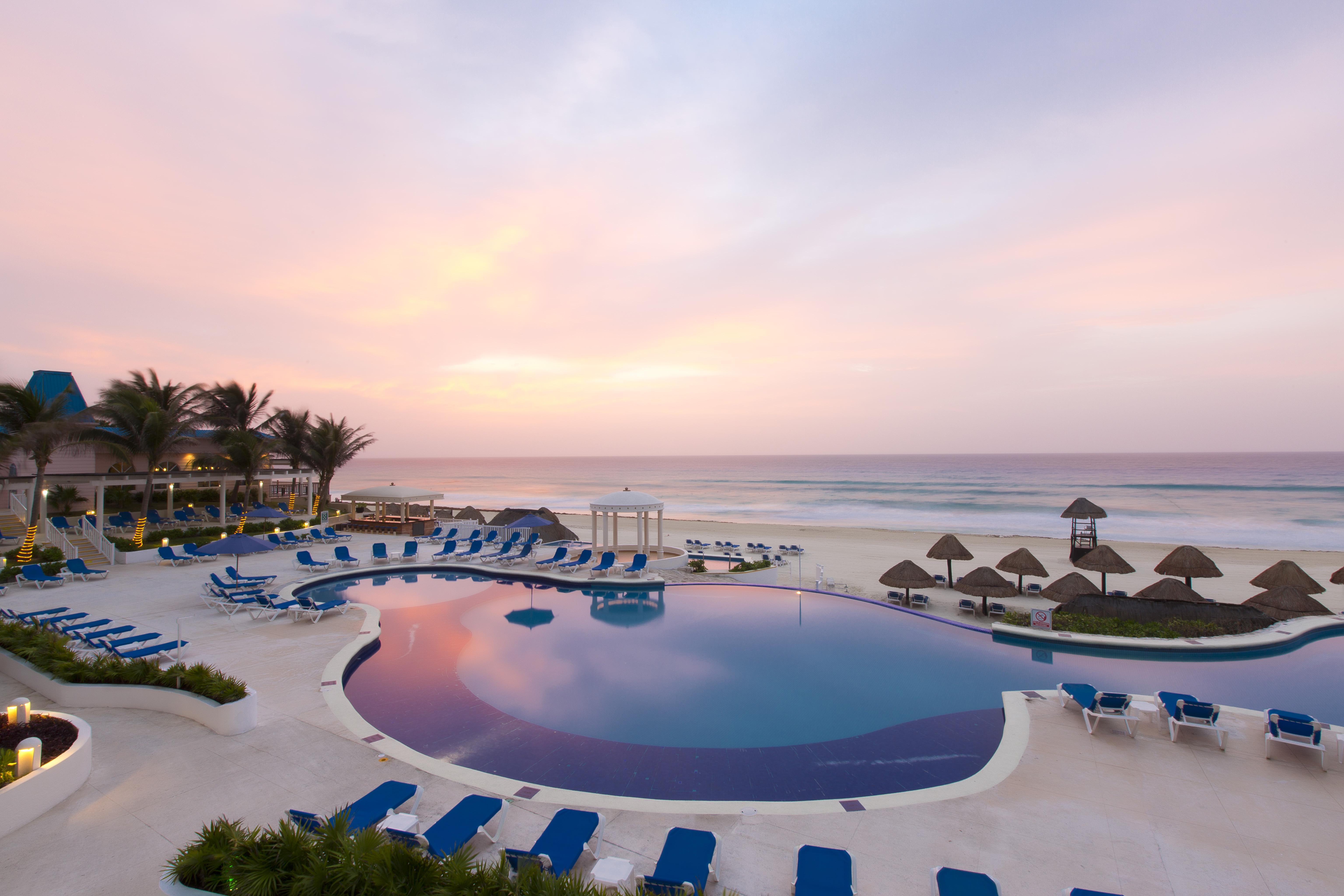 Golden Parnassus Resort & Spa (Adults Only) Cancun Bagian luar foto
