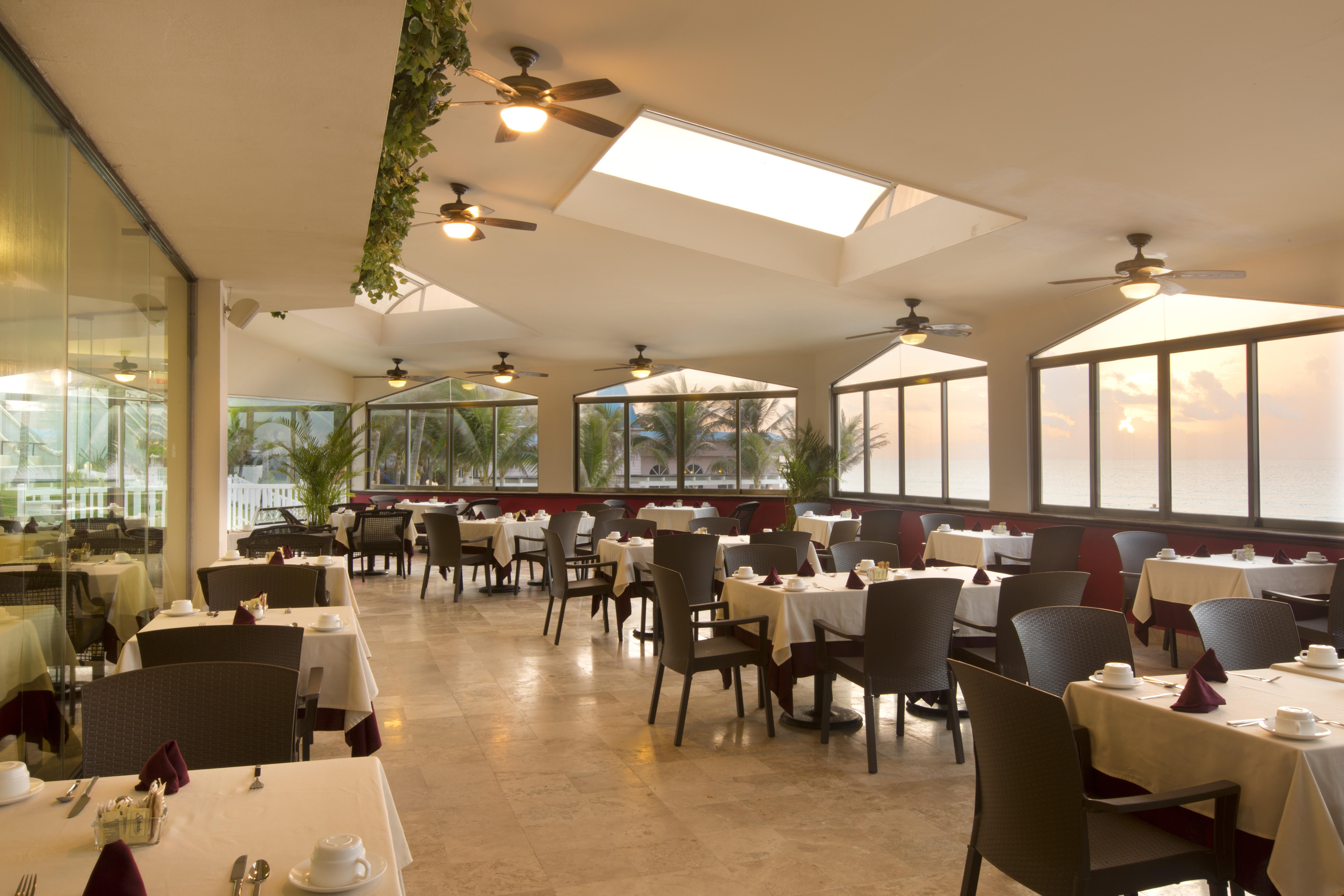 Golden Parnassus Resort & Spa (Adults Only) Cancun Bagian luar foto