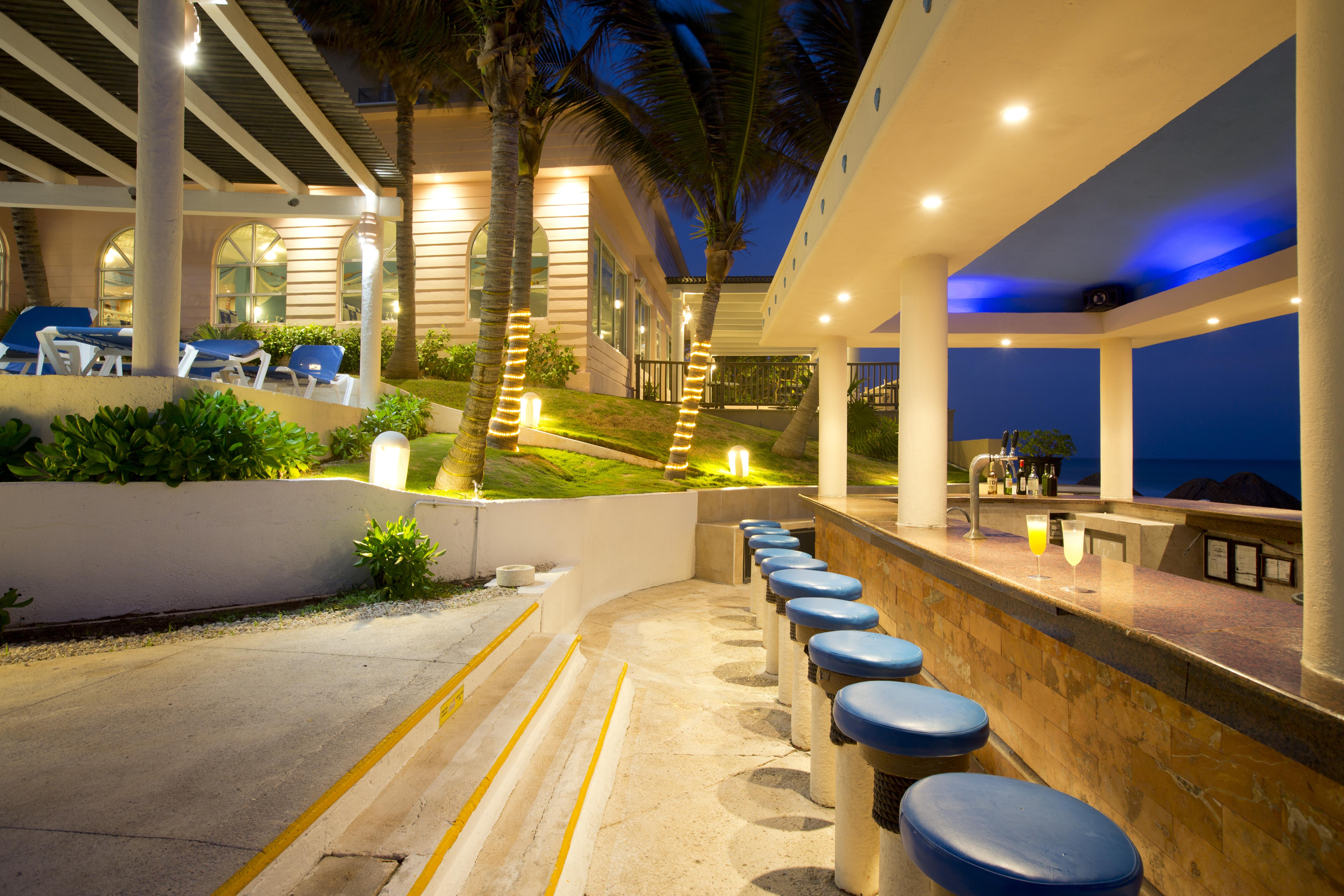 Golden Parnassus Resort & Spa (Adults Only) Cancun Bagian luar foto