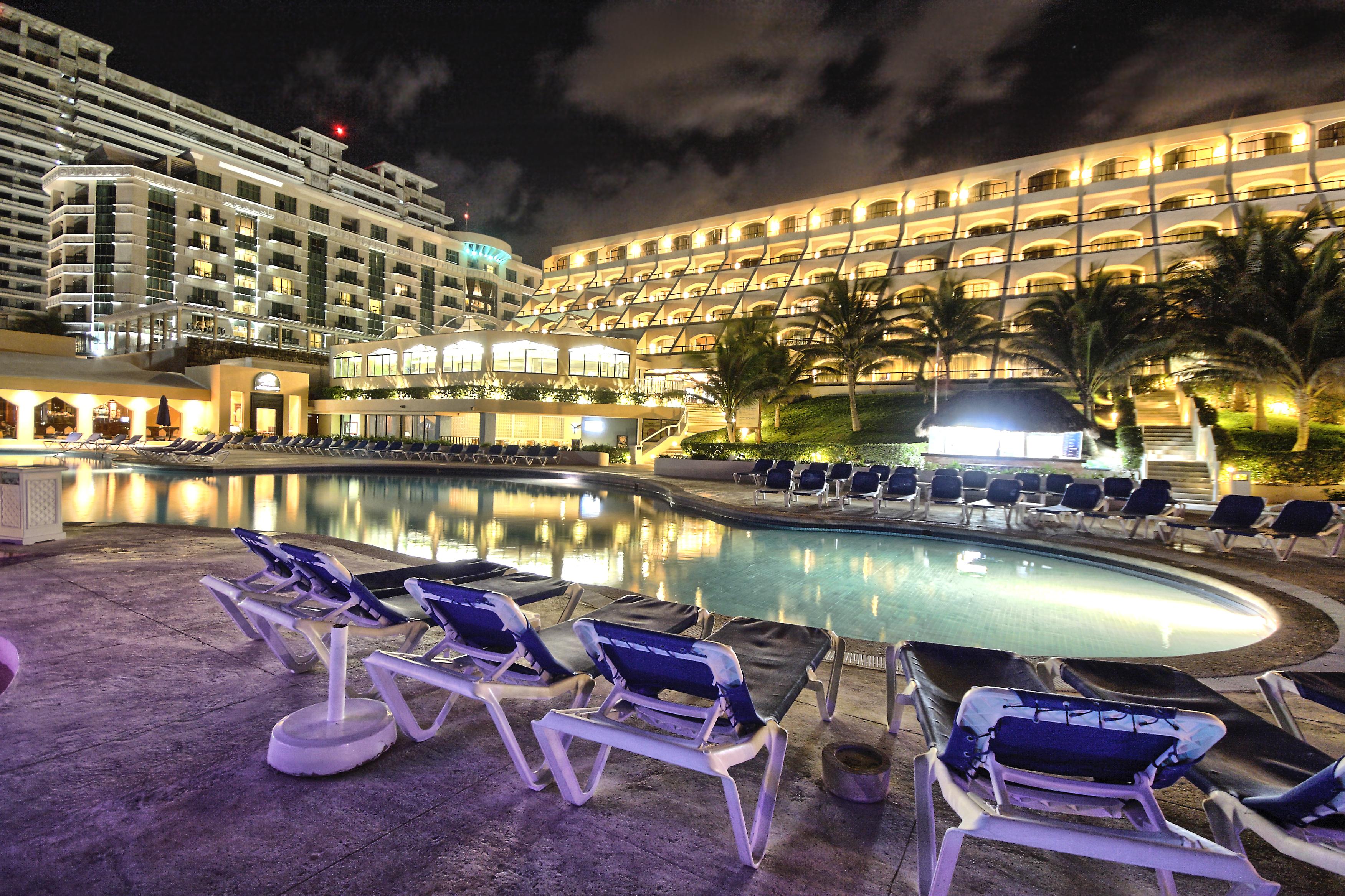 Golden Parnassus Resort & Spa (Adults Only) Cancun Bagian luar foto